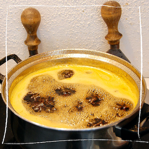 Löwenzahnblüten beim Kochen