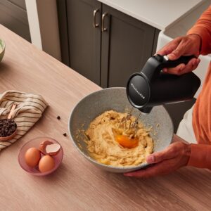 KitchenAid 7KHM7210 kabelloser Handmixer Testsieger 2025 in Empire Rot mit Akku und Metallaufsätzen